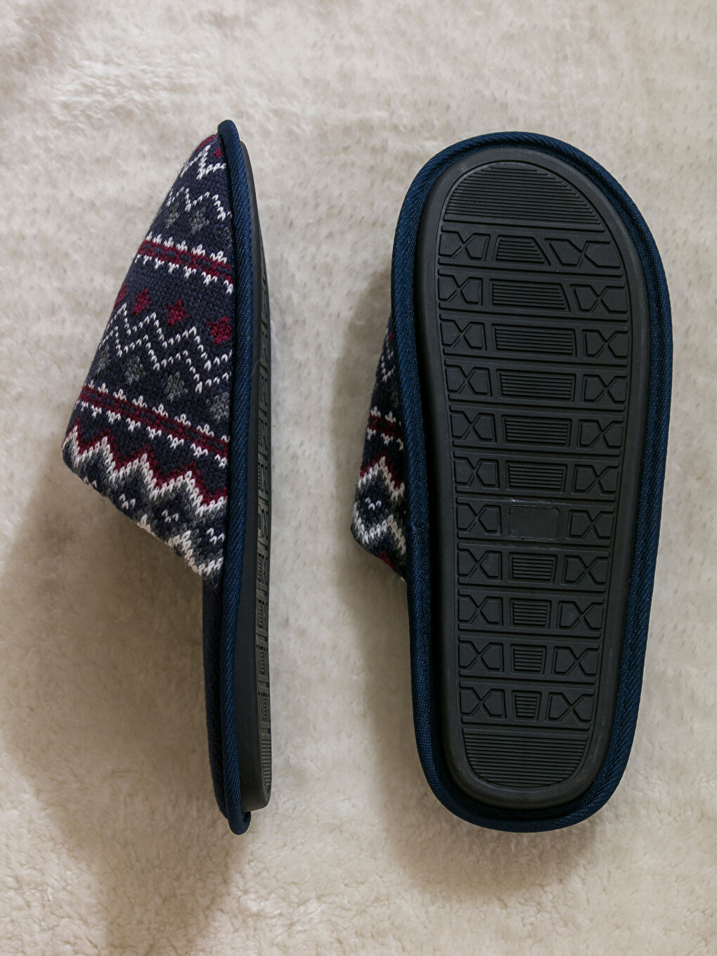 Ерлерге арналған үйге арналған тәпішкелер кестеленген-3