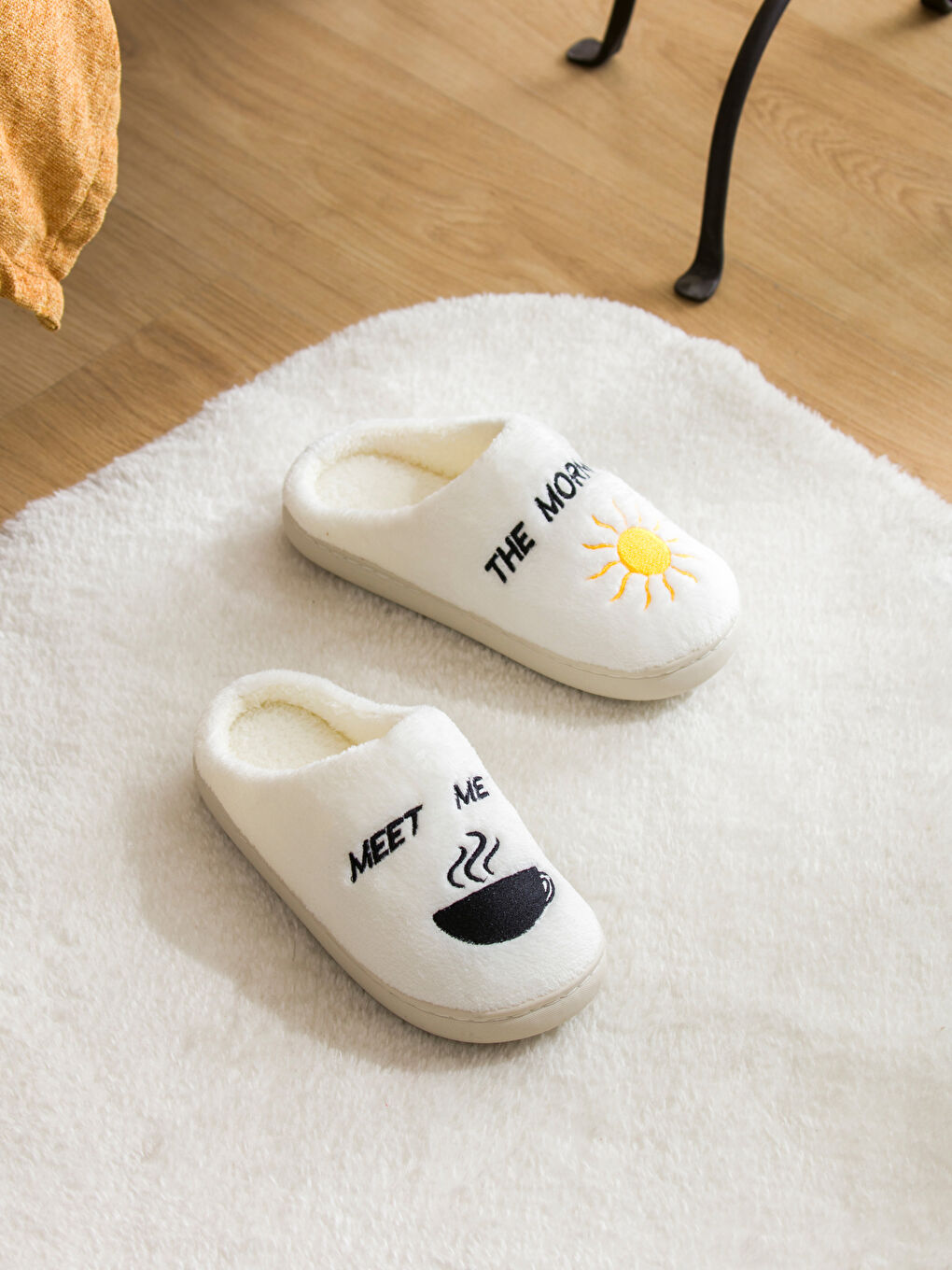 Embroidered Plush Women's Home Slippers-1