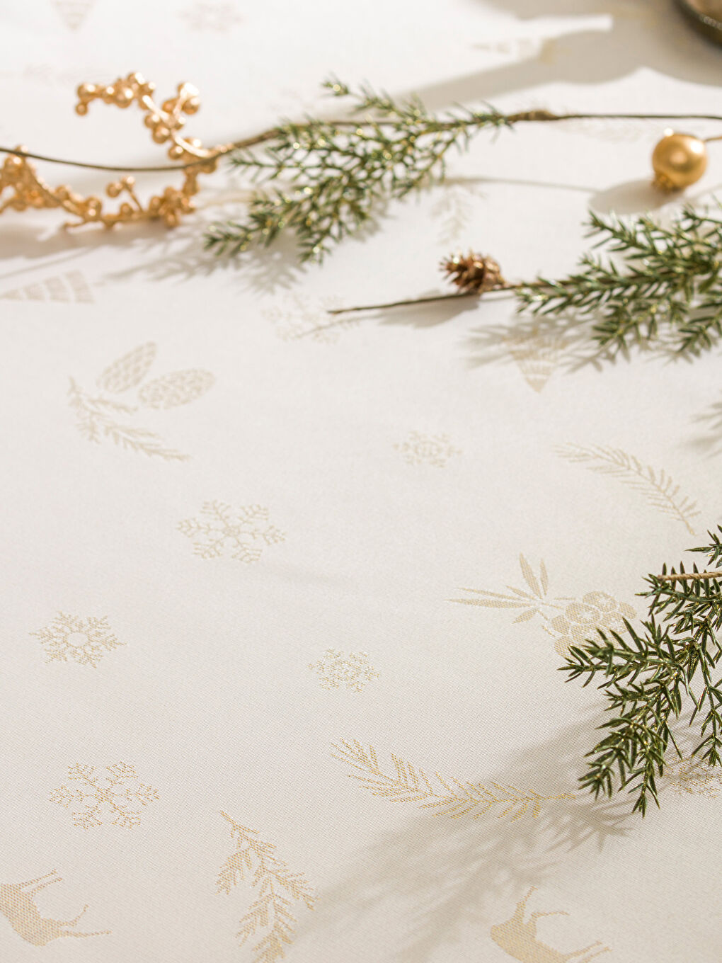 LCW HOME Patterned Tablecloth 150x200 cm -W4CJ26Z8-LUL