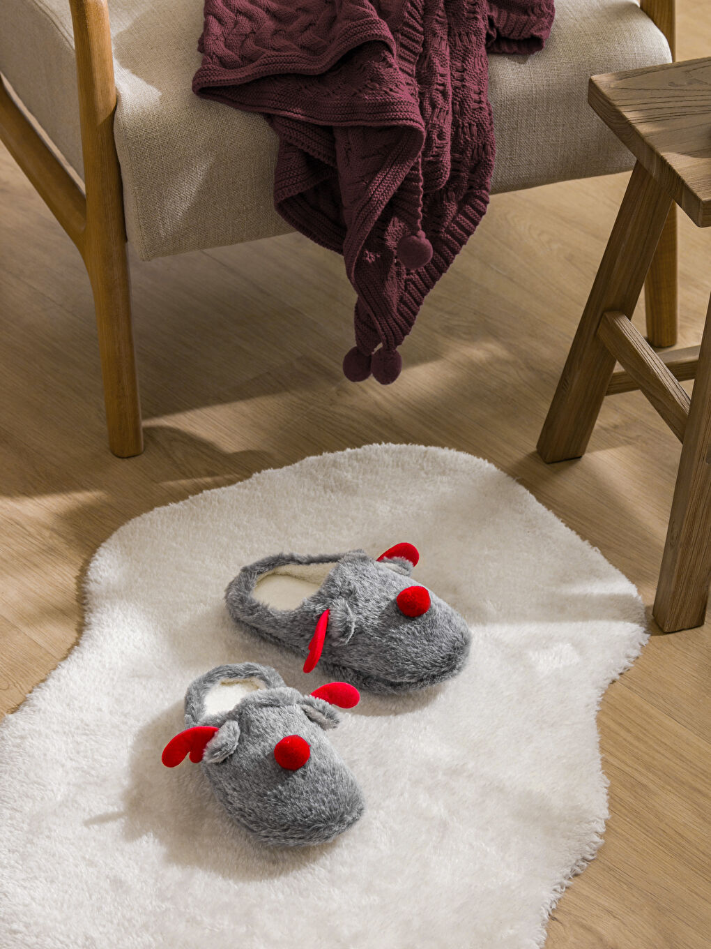LCW STEPS 3D Detailed Embroidered Plush Women's Home Slippers -W4CJ45Z8-DBQ