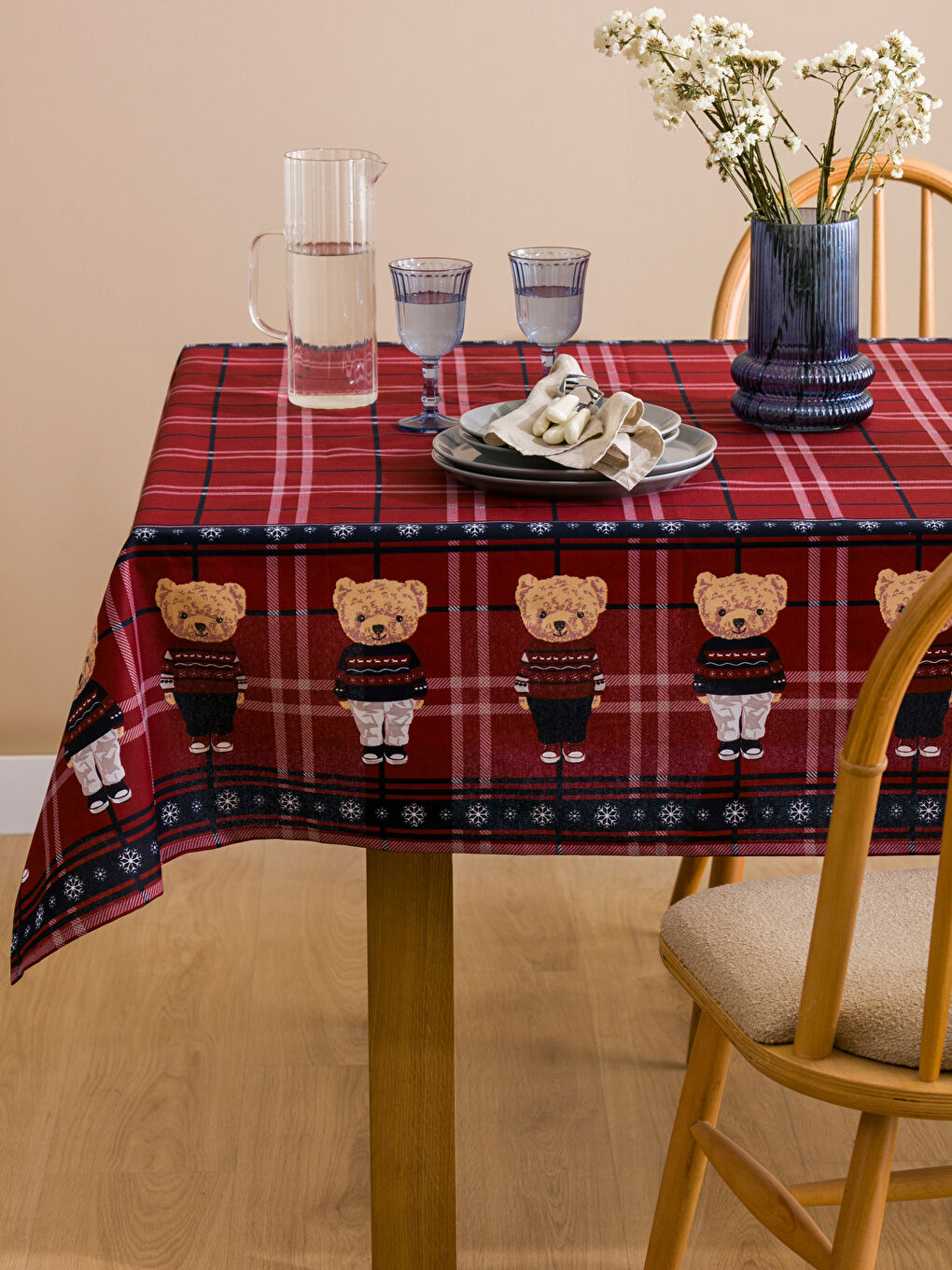 LCW HOME Karışık Baskılı Ayı Teddy Baskılı Masa Örtüsü 150x150 Cm - 1