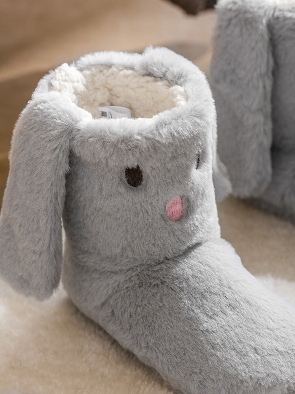 Tavşan Figürlü Pelüş Kadın Ev Botu-2