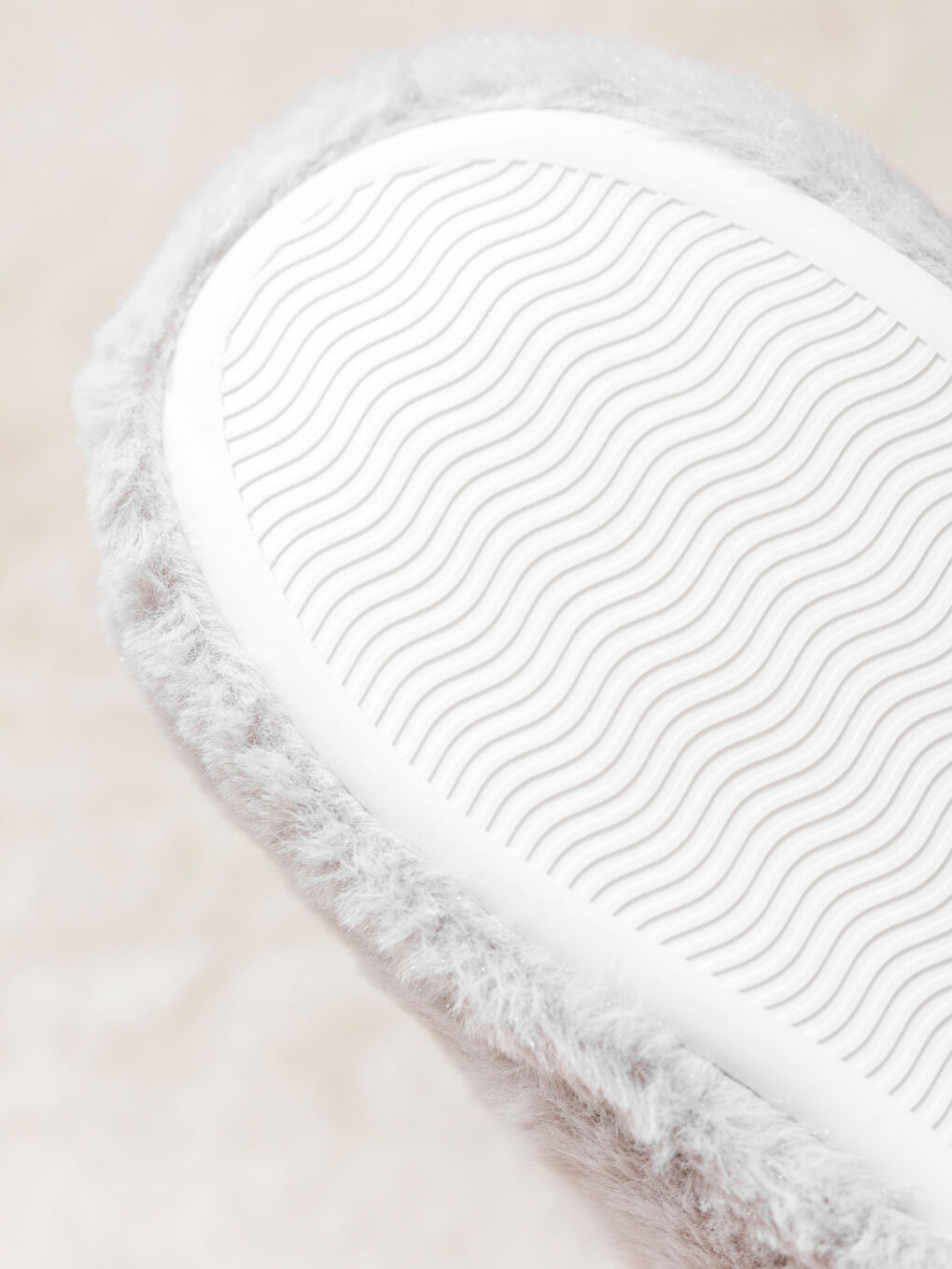 Tavşan Figürlü Pelüş Kadın Ev Botu-4