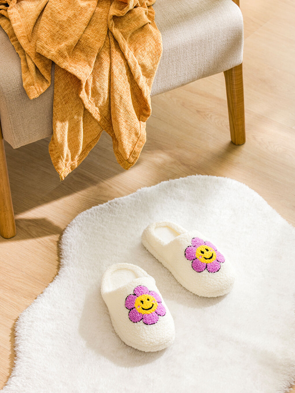 Floral Embroidered Plush Women's Home Slippers