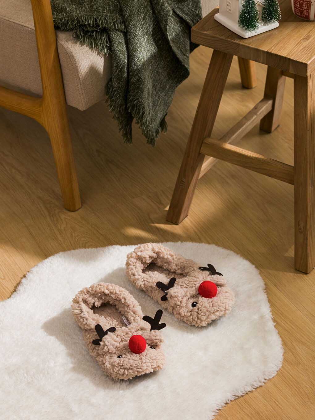 LCW STEPS Christmas Themed Plush Women's Home Slippers -W4CU00Z8-VK2