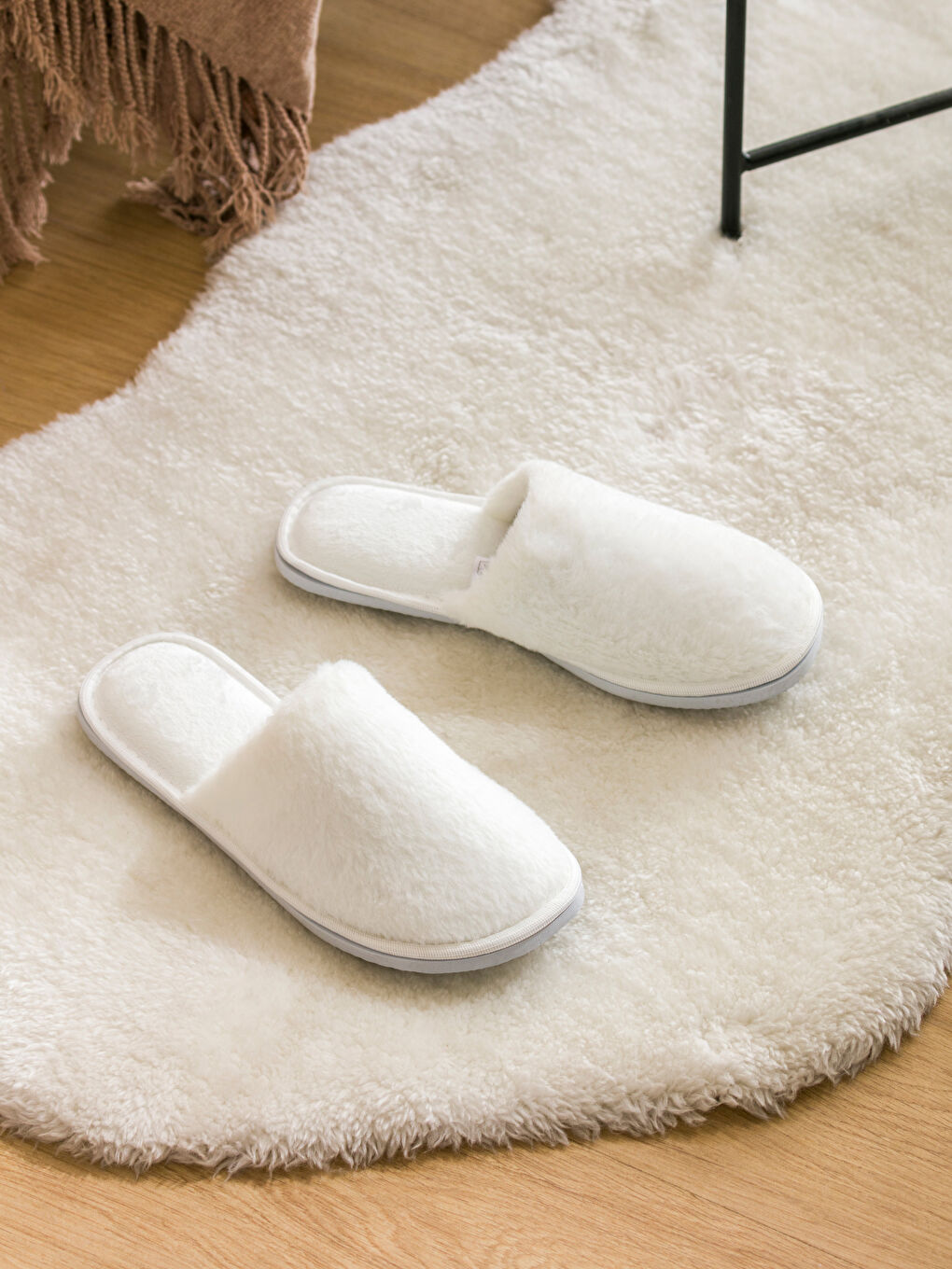 Plush Women's Home Slippers-1