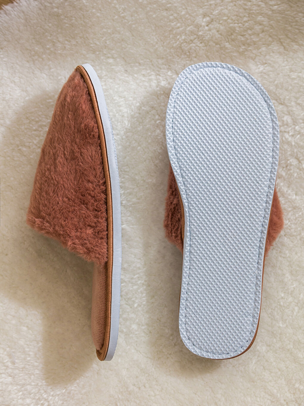 LCW HOME Plush Women's Home Slippers -W4DS52Z8-YGP