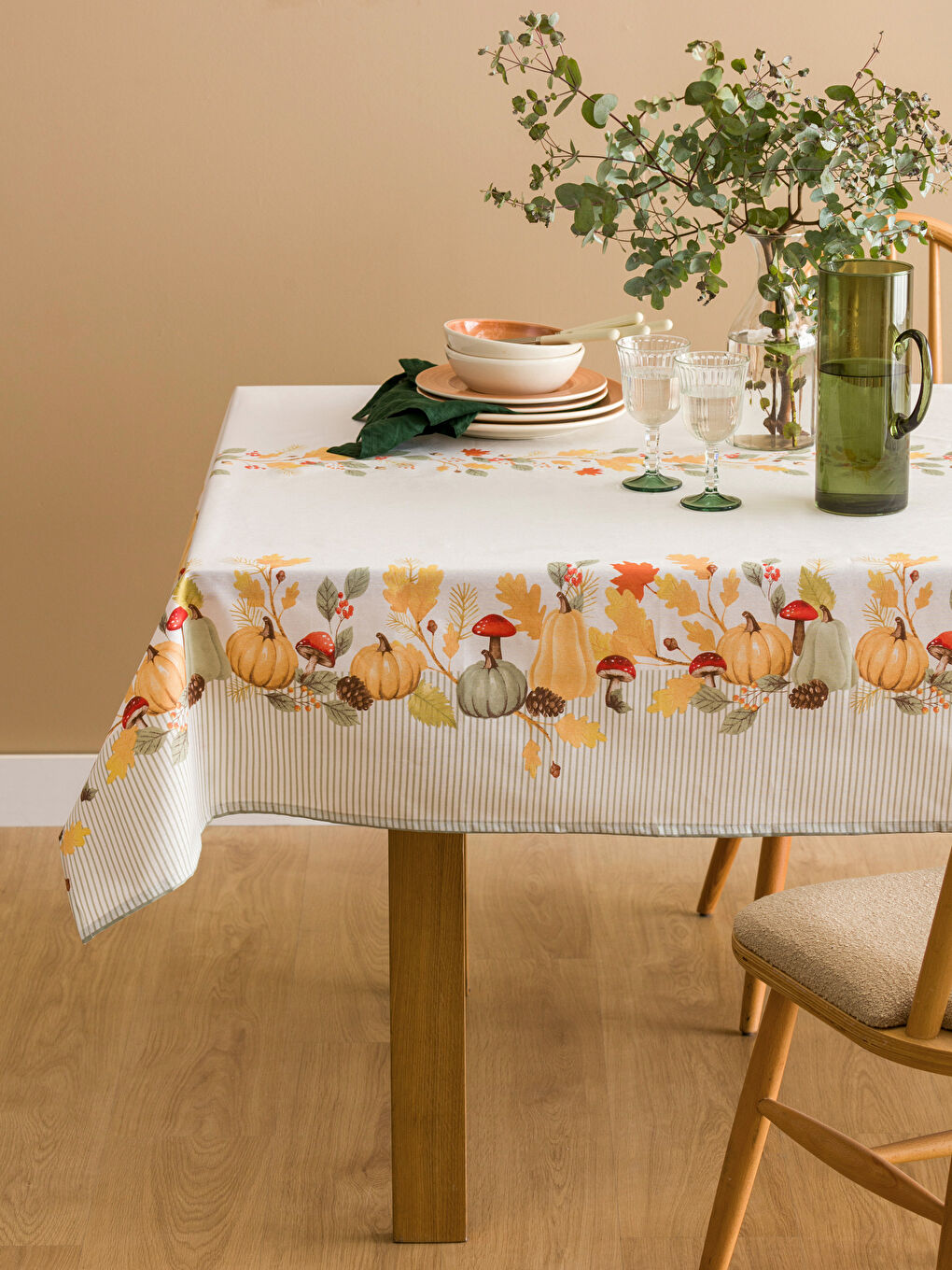 Štampani stolnjak 150x150 cm-1