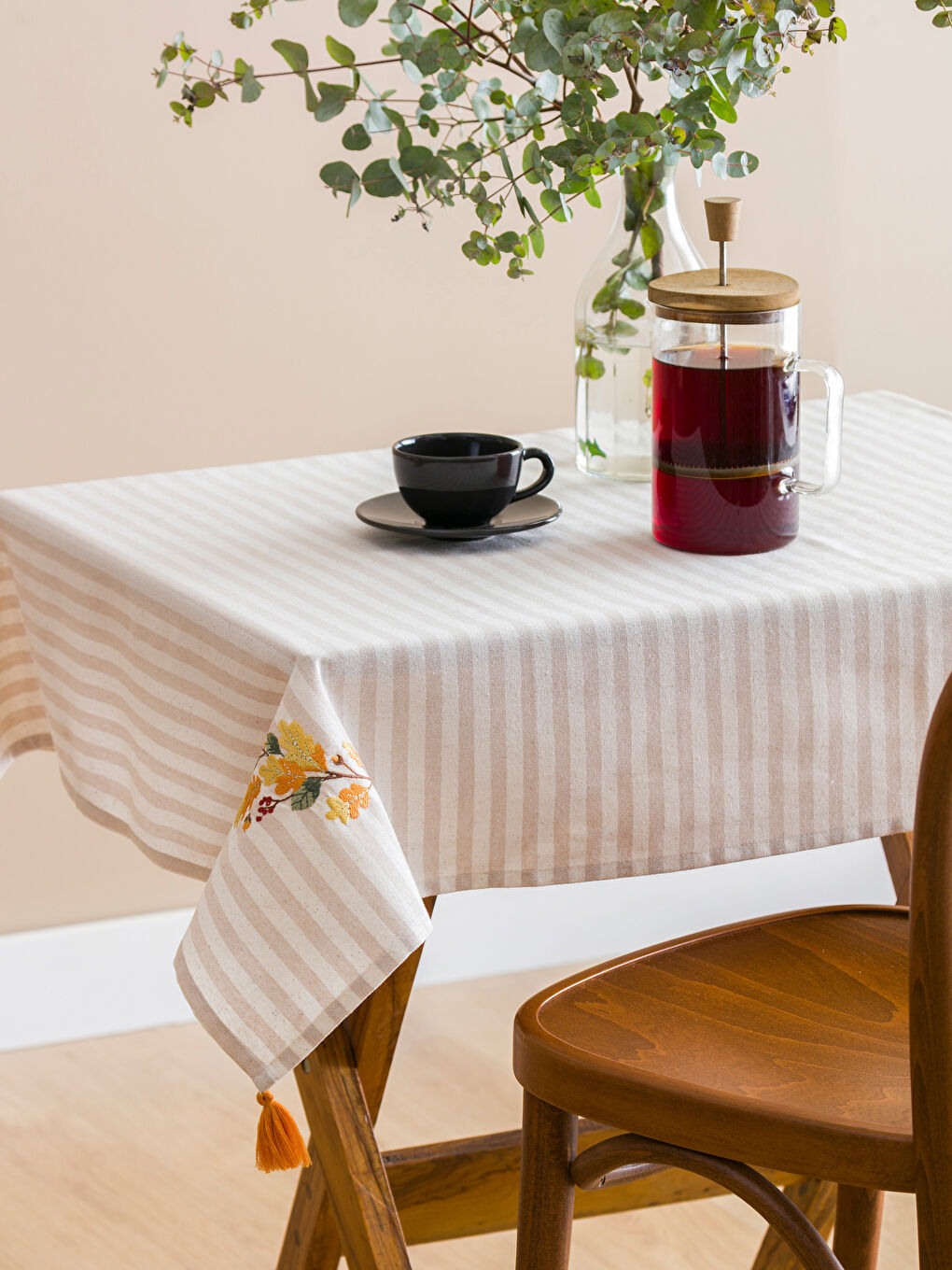 LCW HOME Çiçek Nakışlı Masa Örtüsü 90x90 cm -W4FJ19Z8-YG7