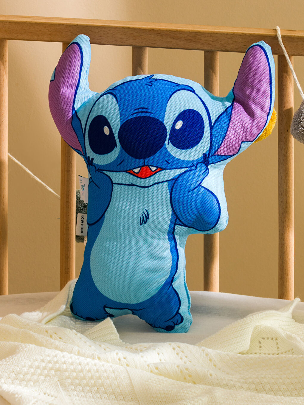 LCW HOME Karışık Baskılı Stitch Baskılı Bebek Kırlent 37 Cm