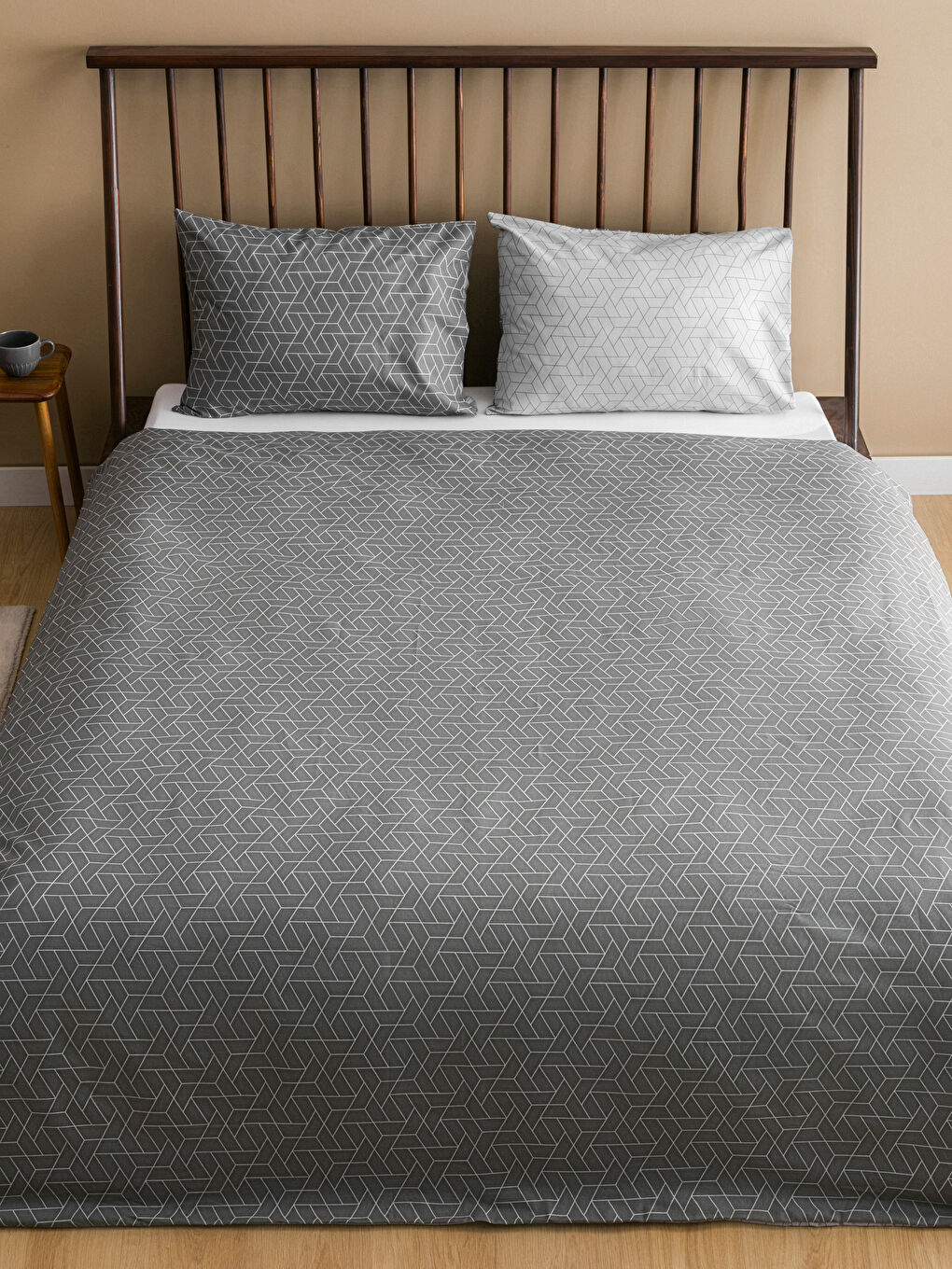 Gri Desenli Çift Kişilik Nevresim Seti-1