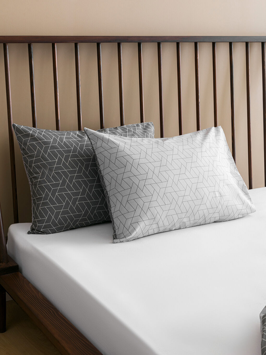 Gri Desenli Çift Kişilik Nevresim Seti-2