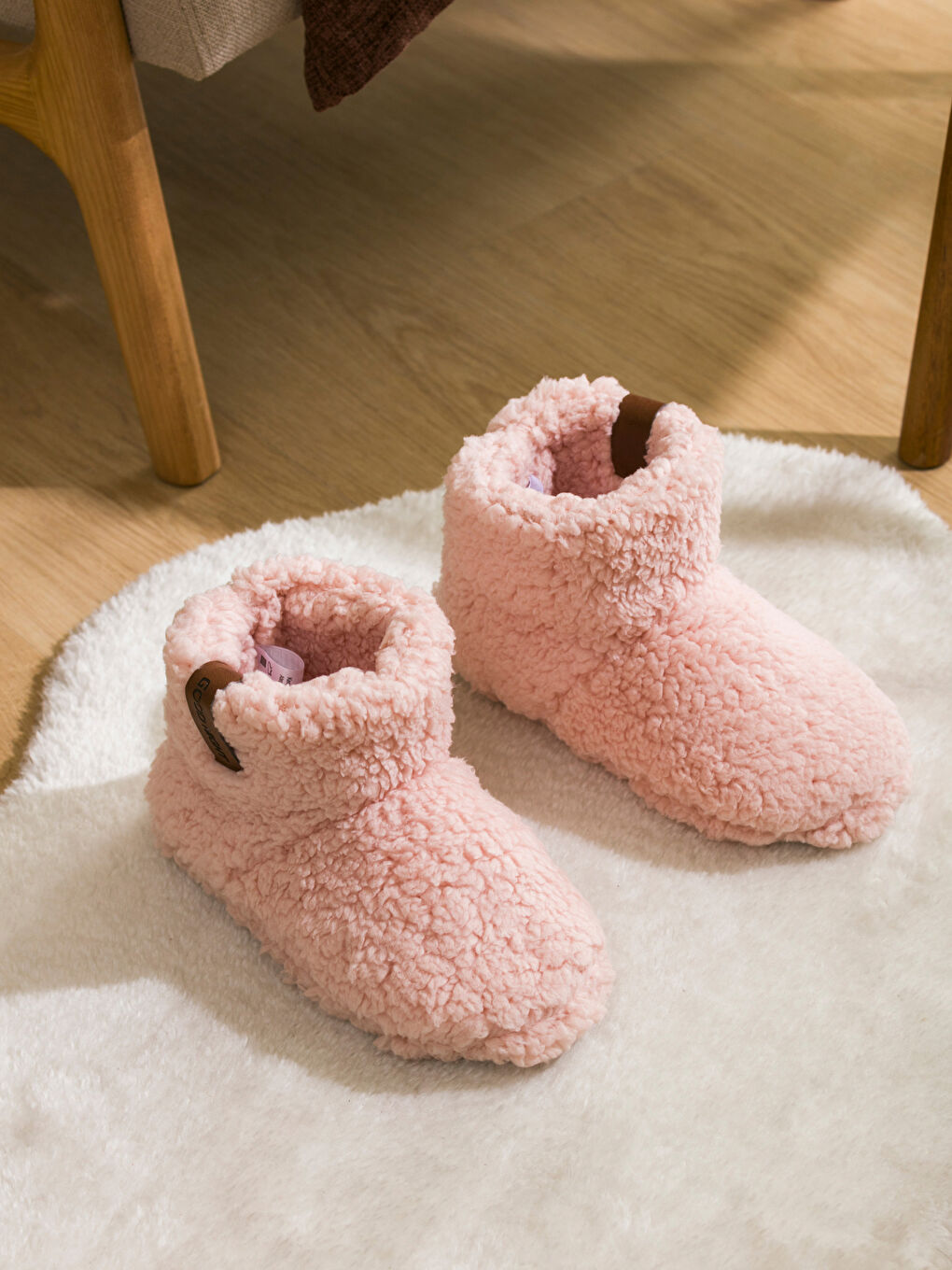 Bottes Pantoufles d'Accueil en Peluche Unies pour Femmes-1
