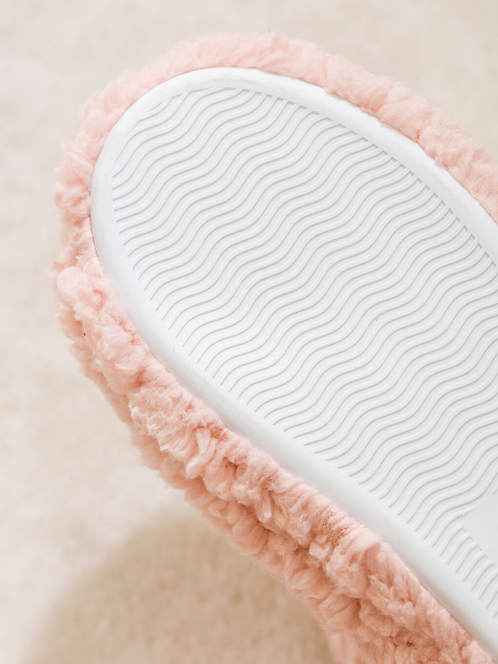 Bottes Pantoufles d'Accueil en Peluche Unies pour Femmes-4