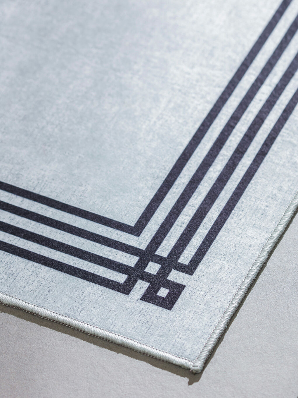 Gri Çizgi Desenli Banyo Paspası 50x110 cm-1