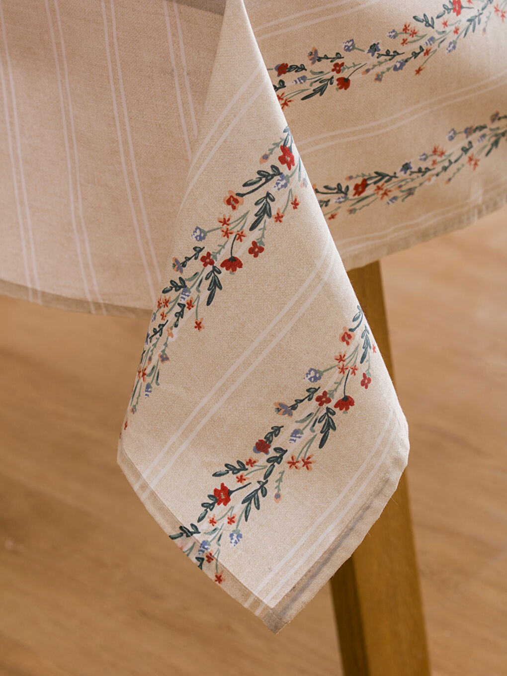 Floral Patterned Tablecloth 150x200 cm-2