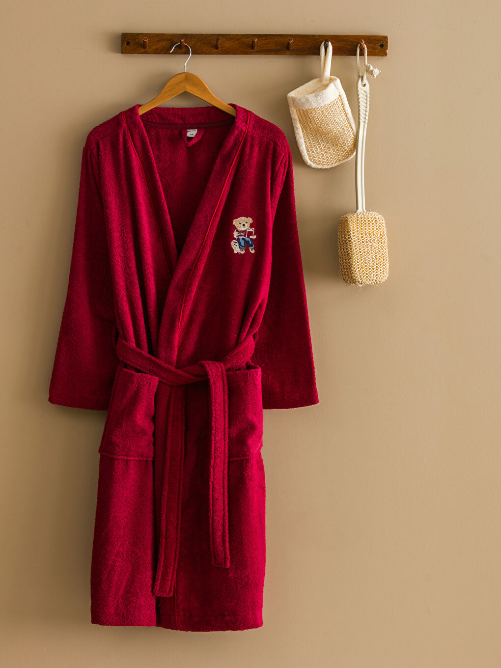 Bordo Ayı Teddy Nakışlı Kadın Bornoz