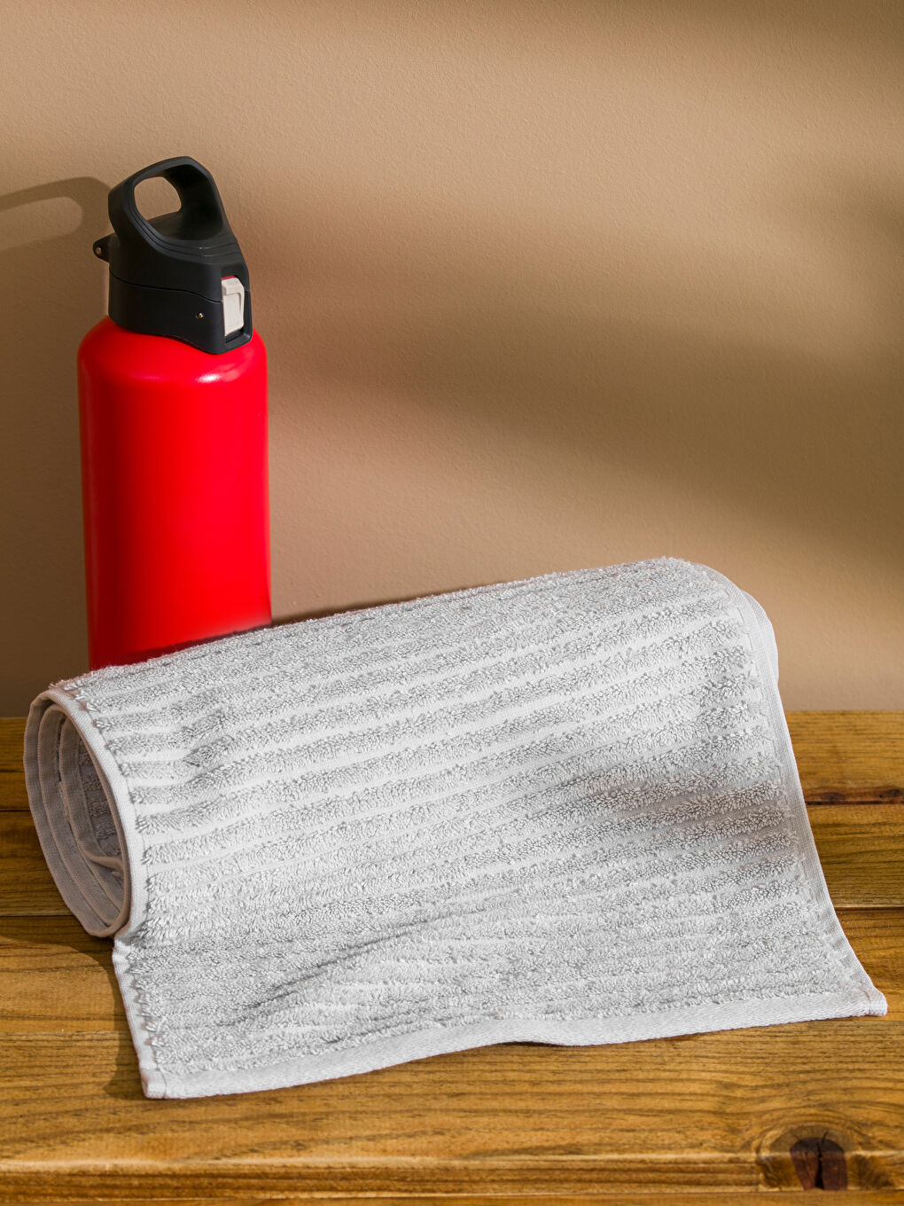 Prugasti sportski peškir-1