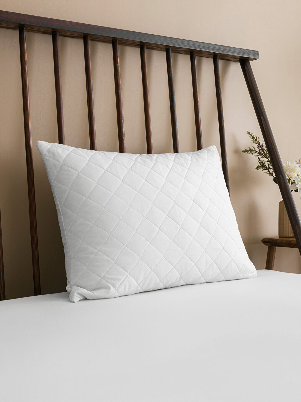 Beyaz Kapitone Desenli Yastık Alezi 50x70 cm