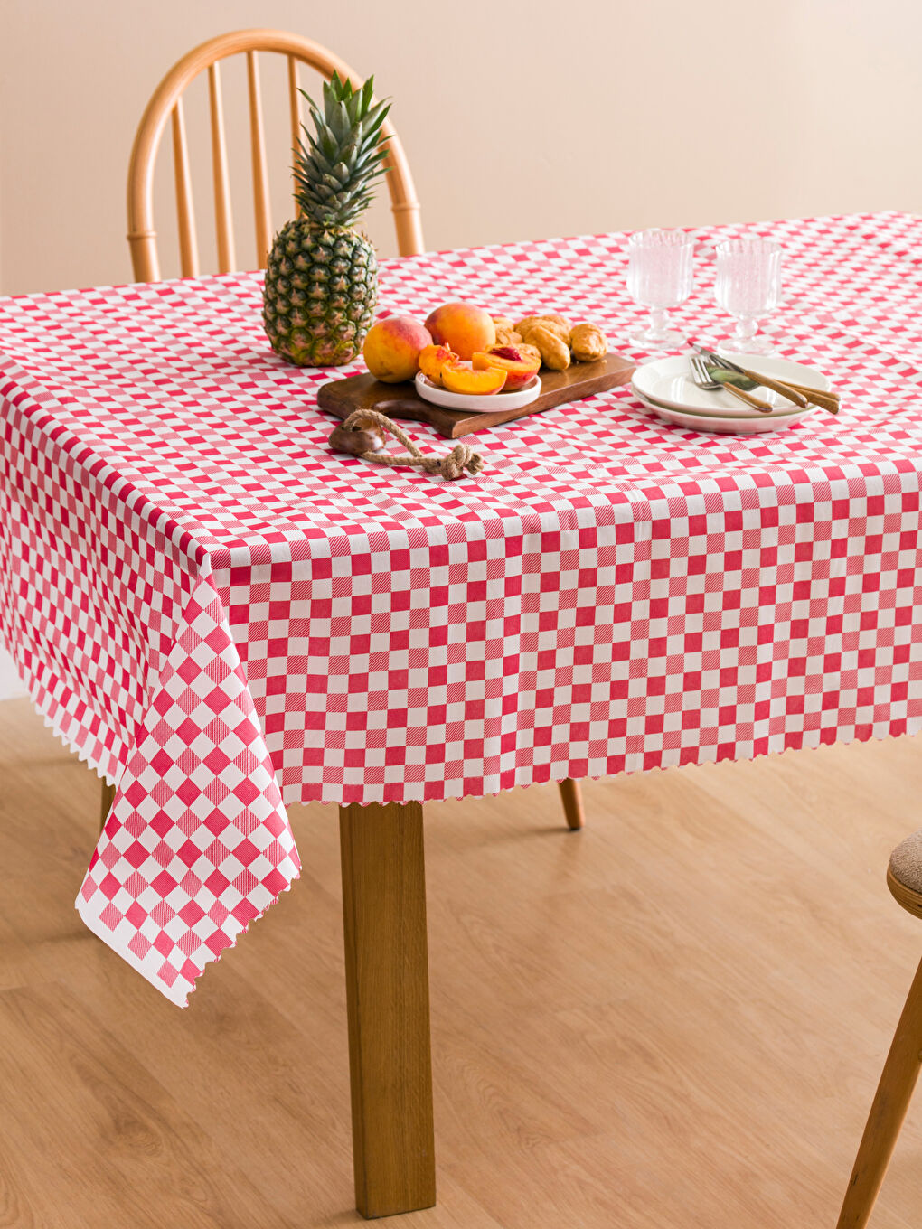 Kırmızı Dama Desenli Masa Örtüsü 160x160 cm