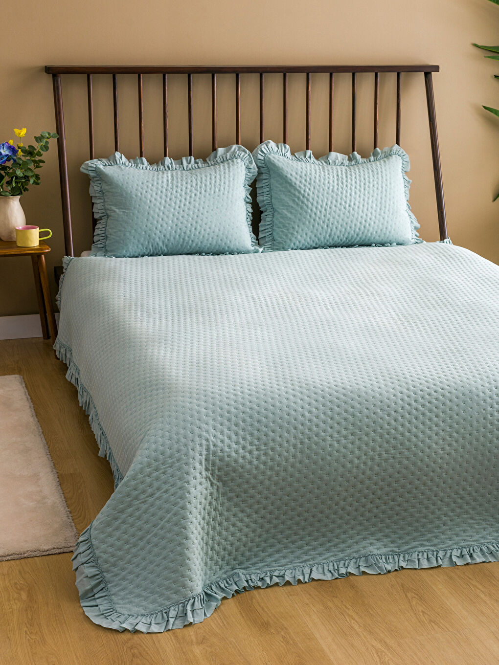 Yeşil Fırfır Detaylı Çift Kişilik Yatak Örtüsü Seti