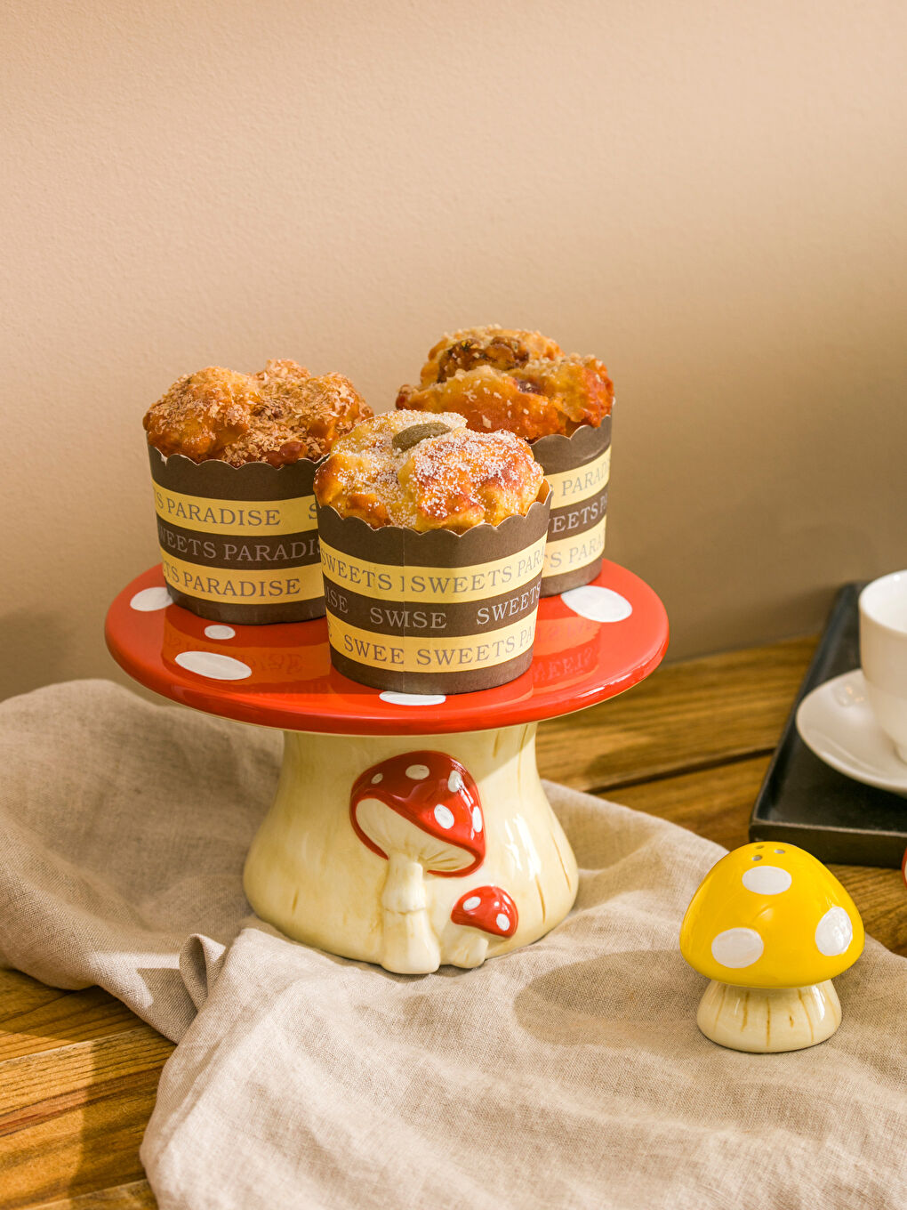 ECRU Cake Stand