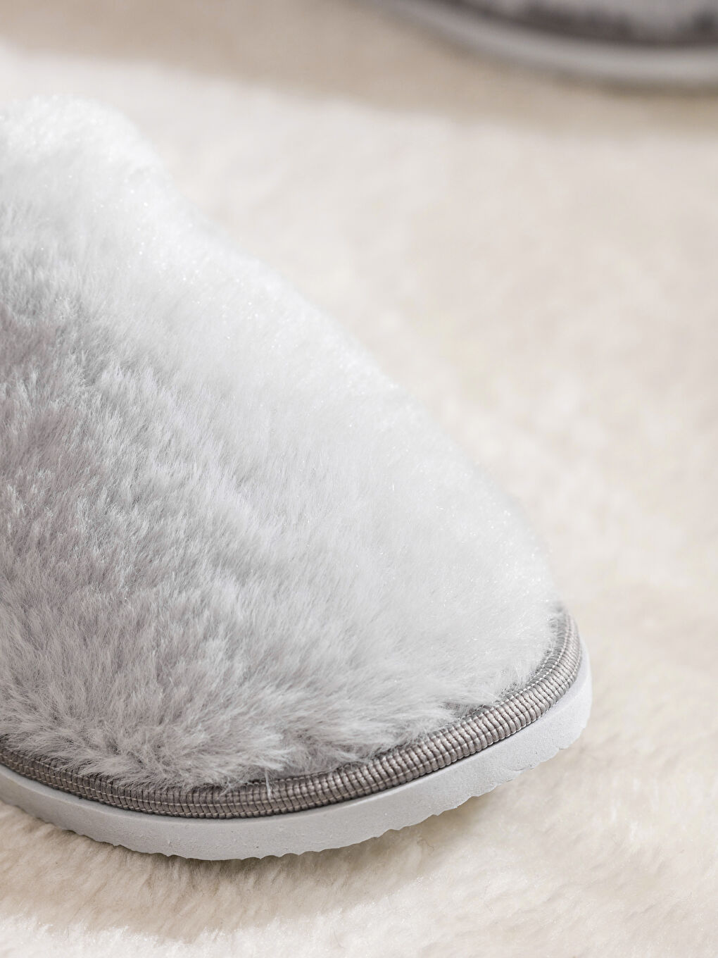 LCW HOME Women's Plush Home Slippers -W56795Z8-RRX