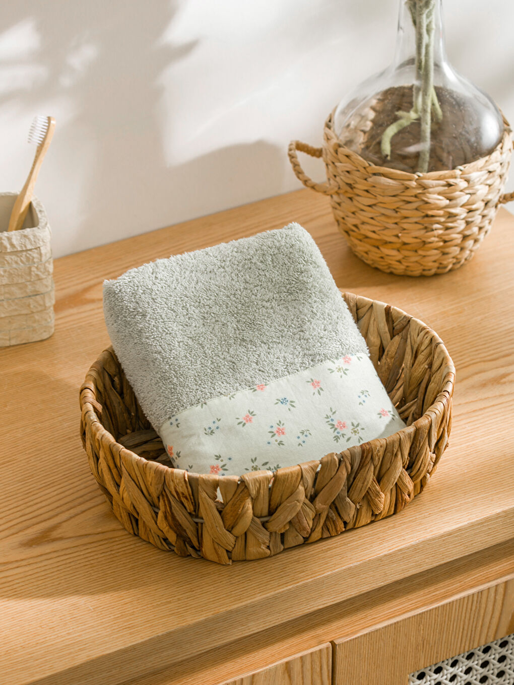 LCW HOME Floral Embroidered Hand Towel 50x80 cm -W56914Z8-SW4