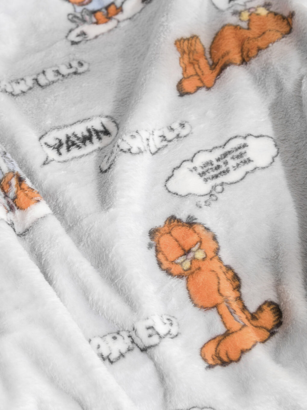 Gri Garfield Baskılı Tv Battaniyesi 100x150 cm-1