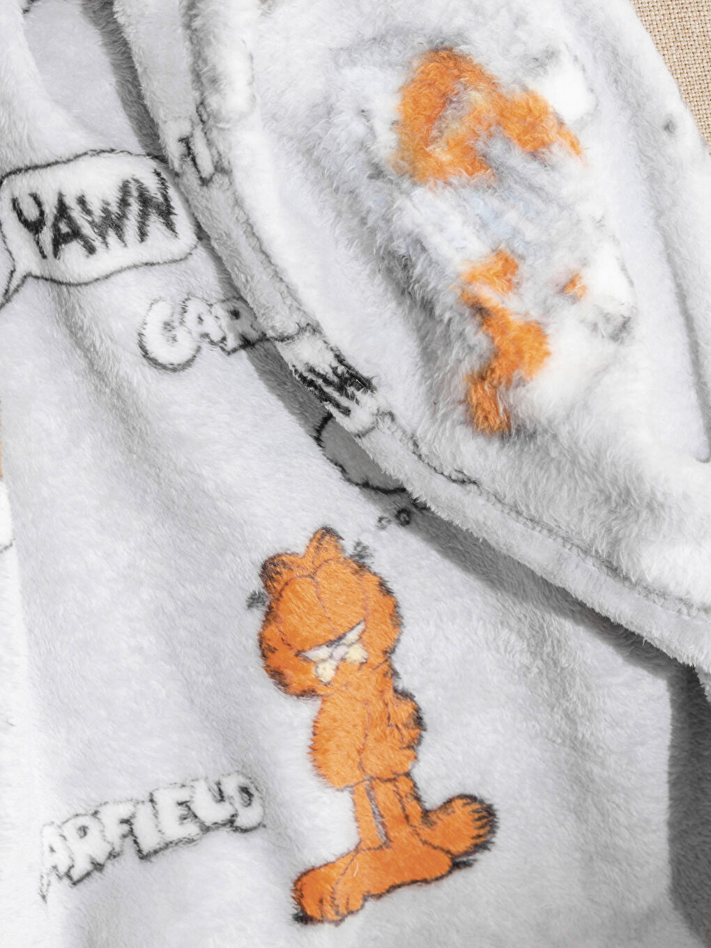 Gri Garfield Baskılı Tv Battaniyesi 100x150 cm-2