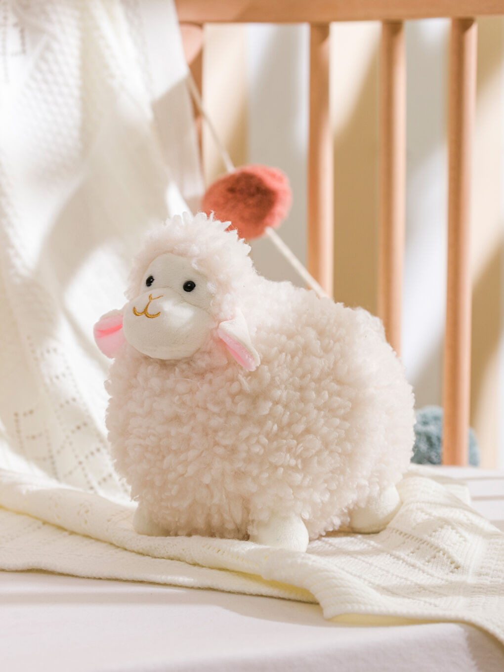 Ekru Koyun Figürlü Pelüş Bebek Kırlent 20 cm