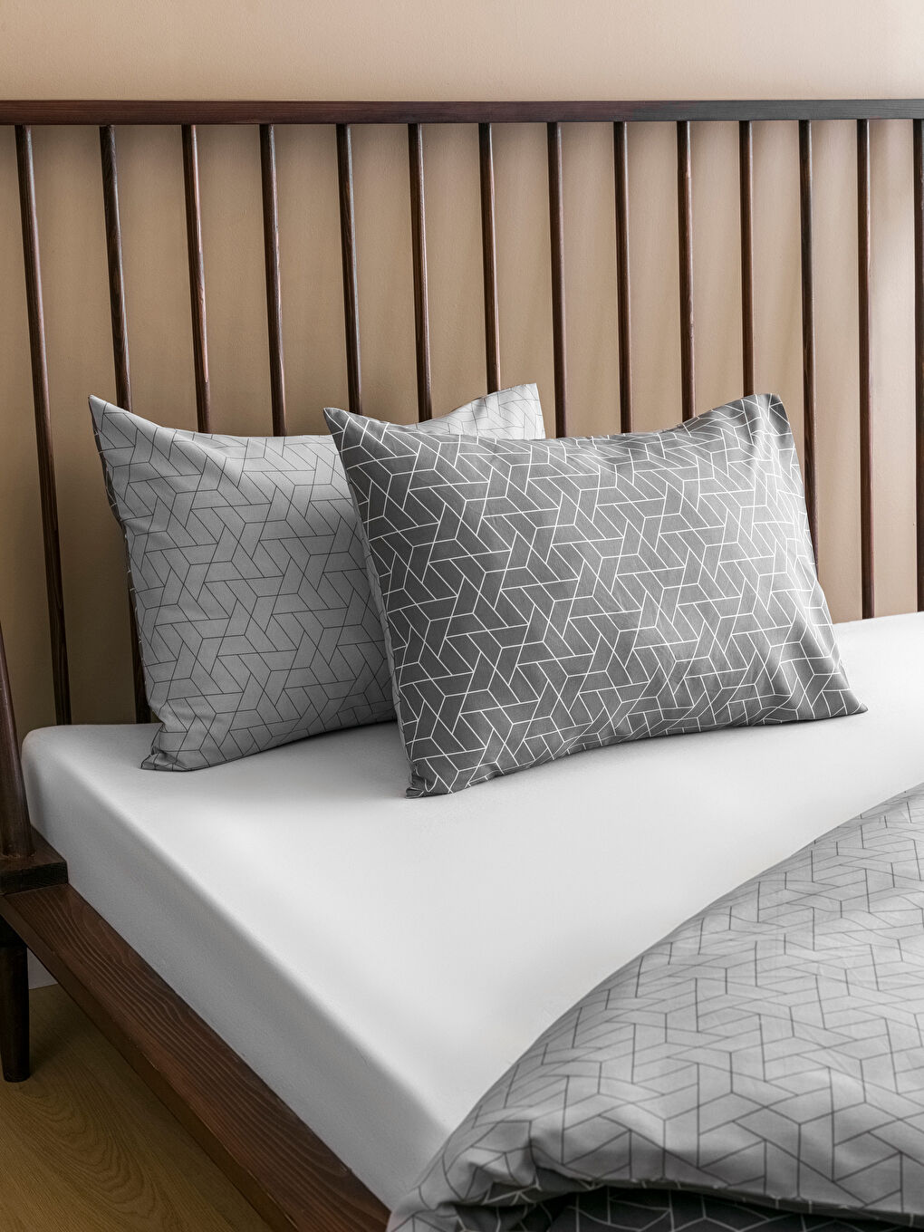 LCW HOME سێتی کەڤەری دووانە پەڕۆی خەتخەت -W58749Z8-LRW
