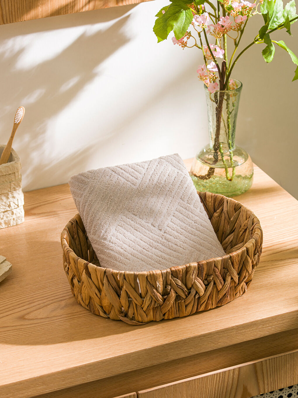 LCW HOME Embroidered Cotton Face Towel 50x80 cm -W58891Z8-EHW