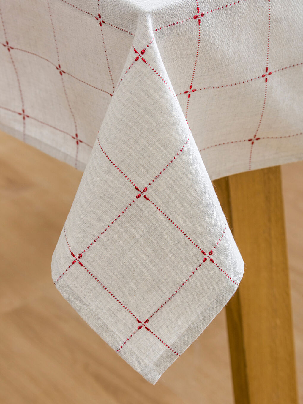 Embroidered Tablecloth 150x200 cm-2