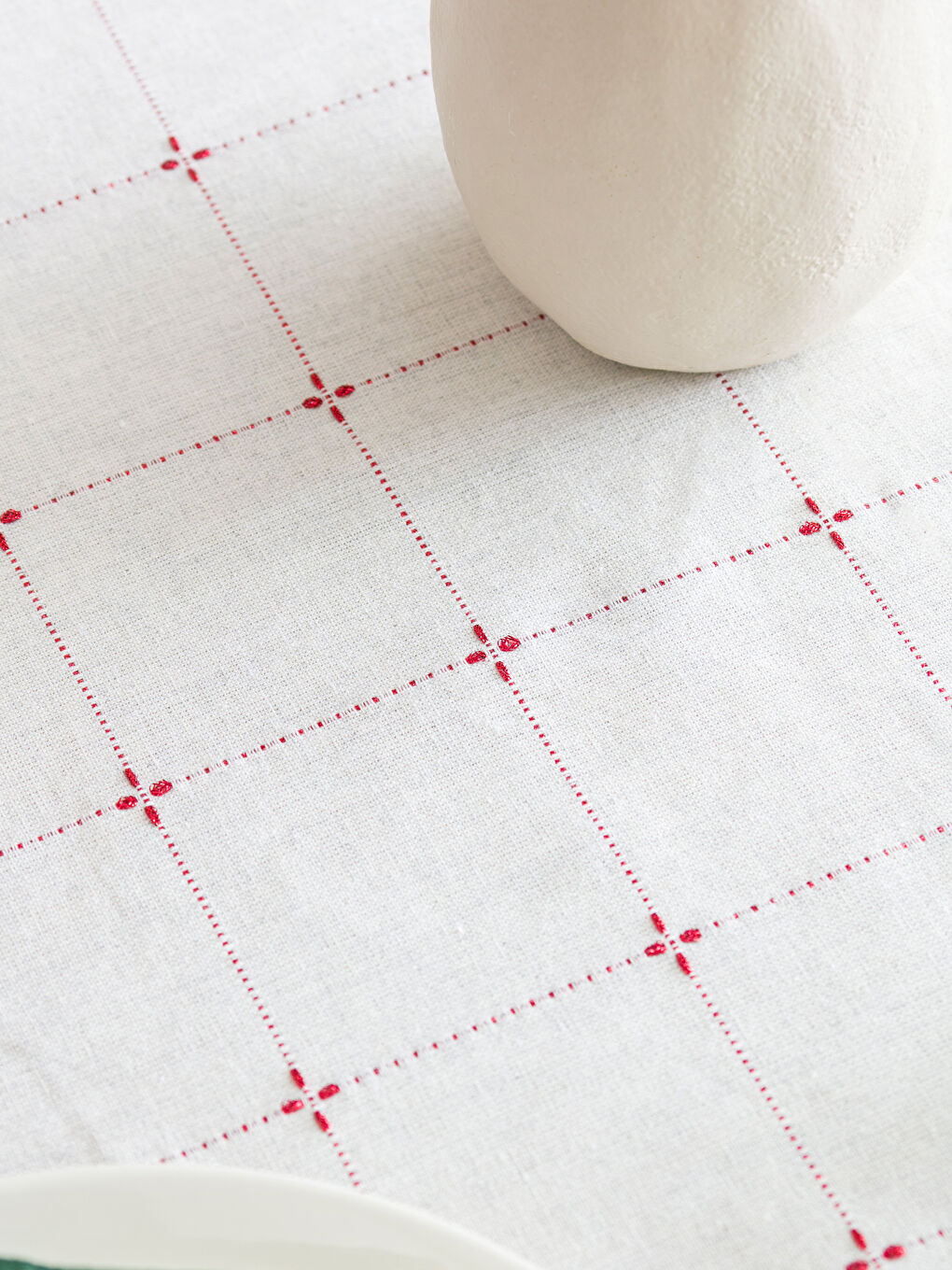 Embroidered Tablecloth 150x200 cm-3