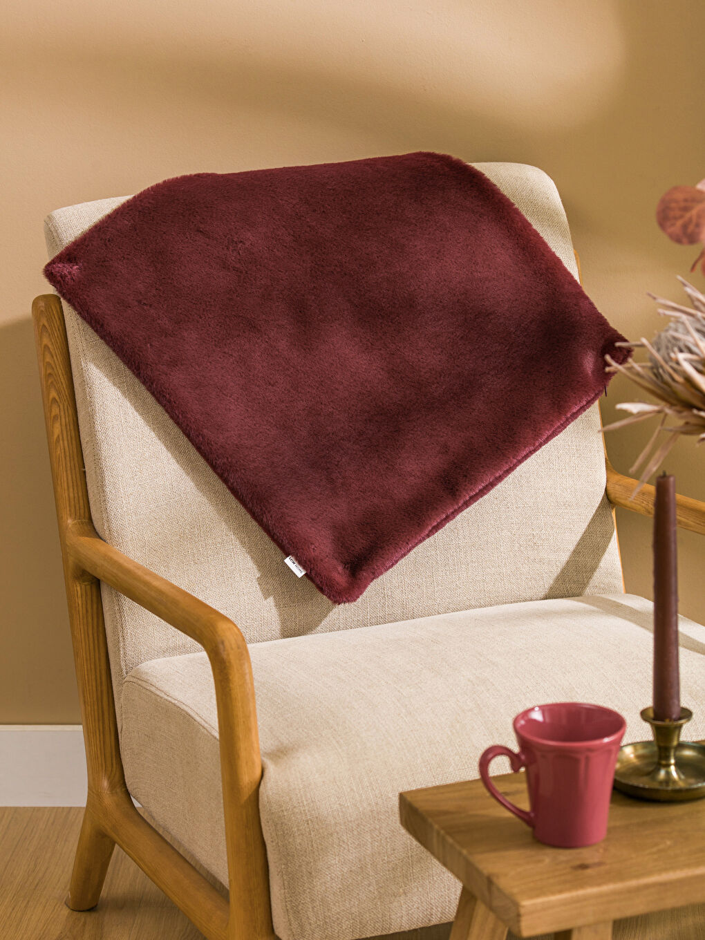 Bordo Kürklü Kırlent Kılıfı 45x45 cm-1