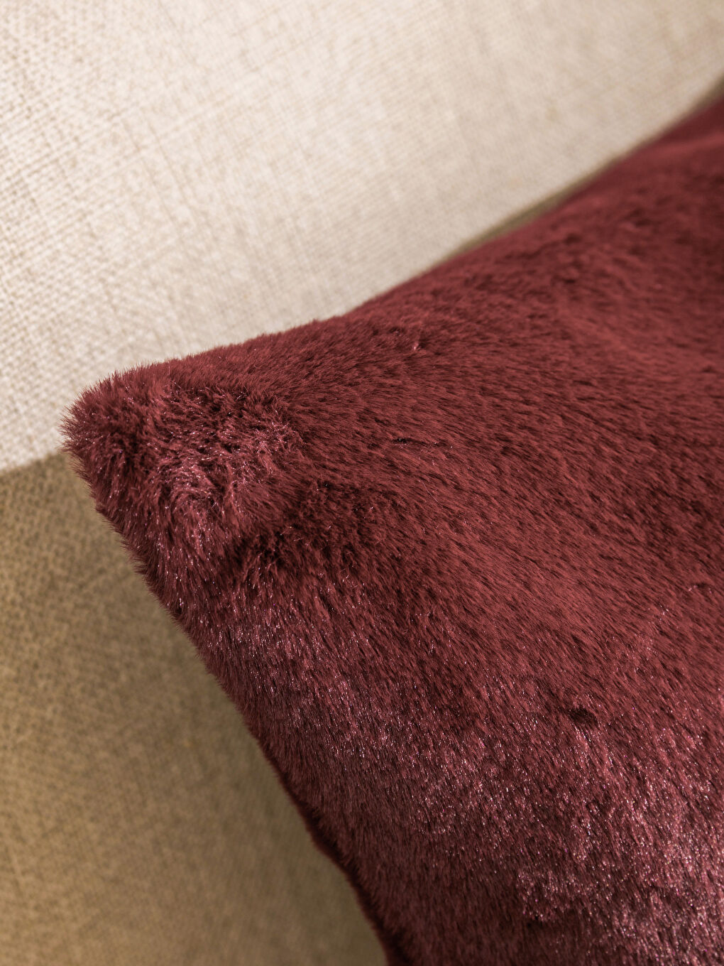 Bordo Kürklü Kırlent Kılıfı 45x45 cm-2