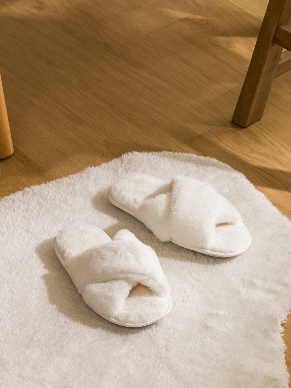 Pantoufles D'intérieur Pour Femmes En Peluche À Brides Croisées