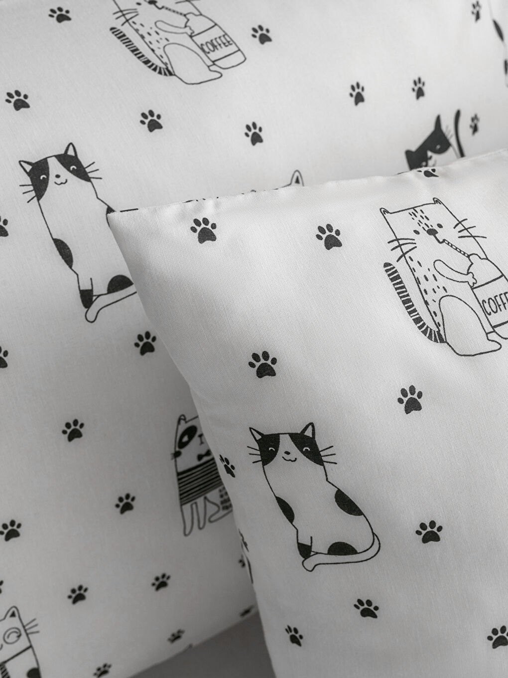 Siyah Kedi Baskılı Pamuklu Yastık Kılıfı 2'li 50x70 cm-2