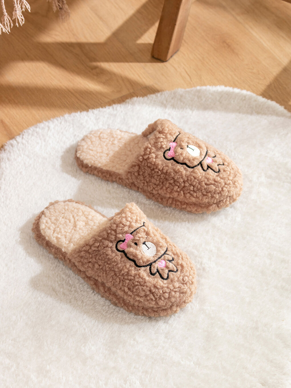 Bear Teddy Embroidered Women's Home Slippers-1