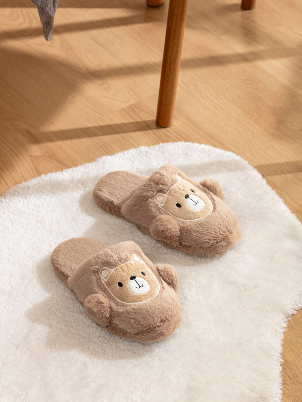 Bear Teddy Embroidered Women's Home Slippers-1