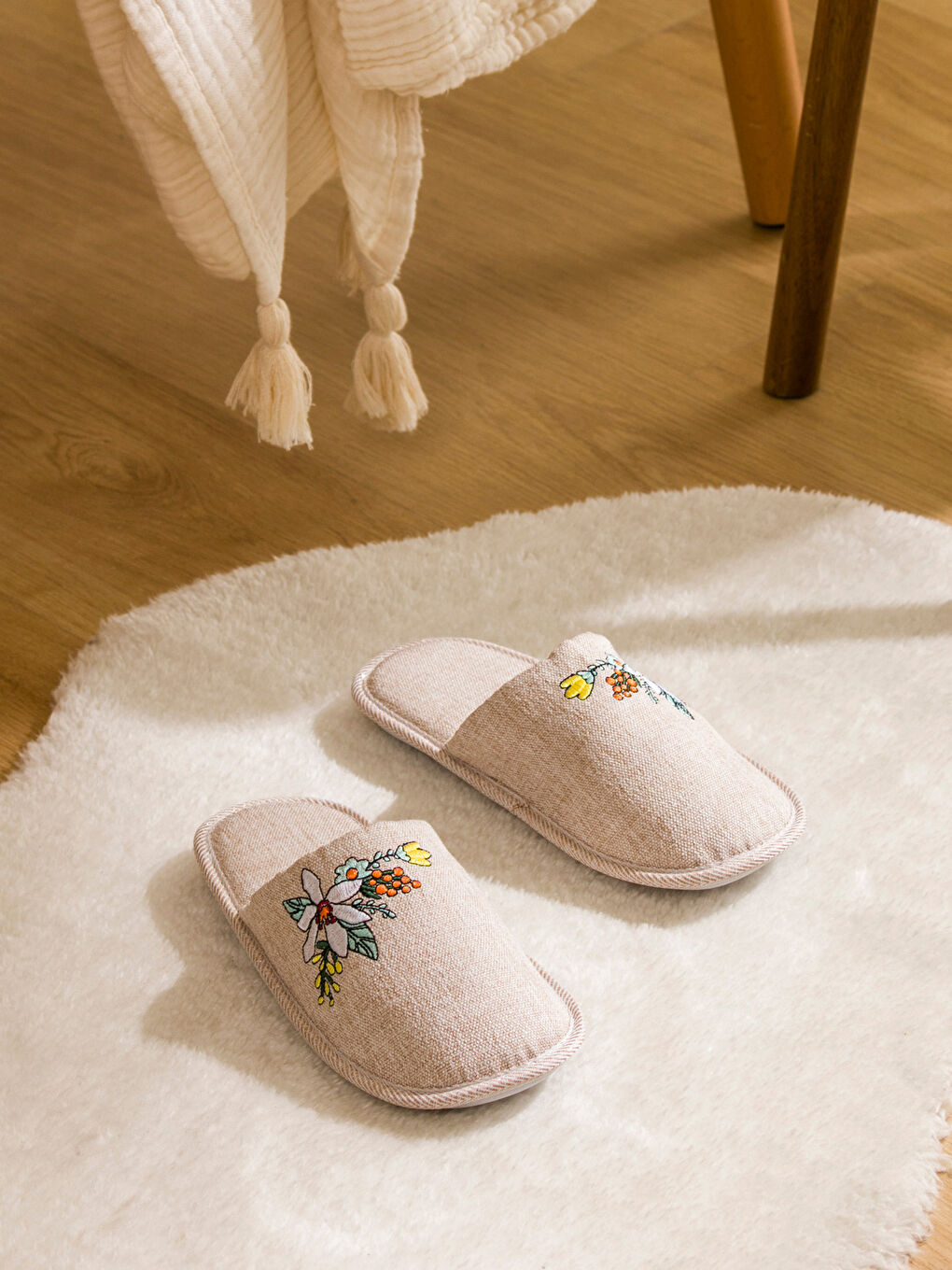 Woman BEIGE Home Slippers