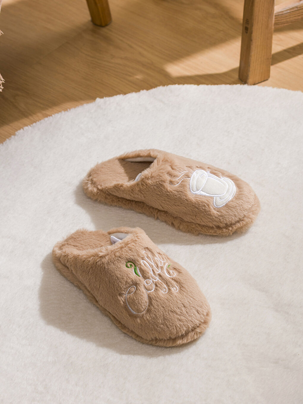 Embroidery Detailed Plush Women's Home Slippers-1