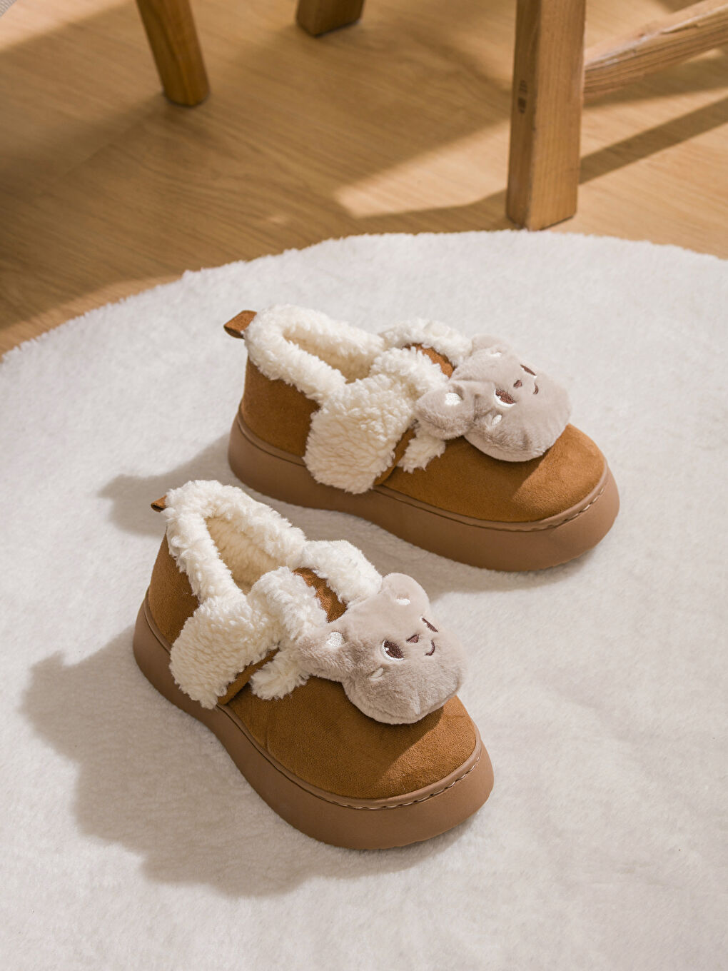 Жена Кафяво Пандуф -1