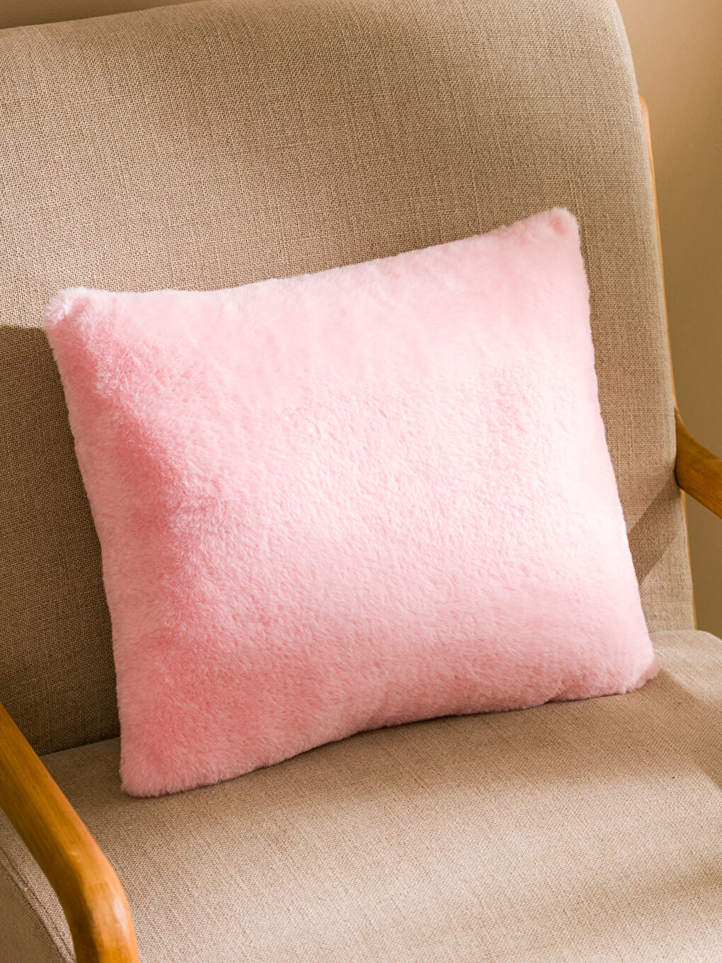 LCW HOME Barbie Embroidered Plush Cushion 35x45 cm -W5AU14Z4-JH4