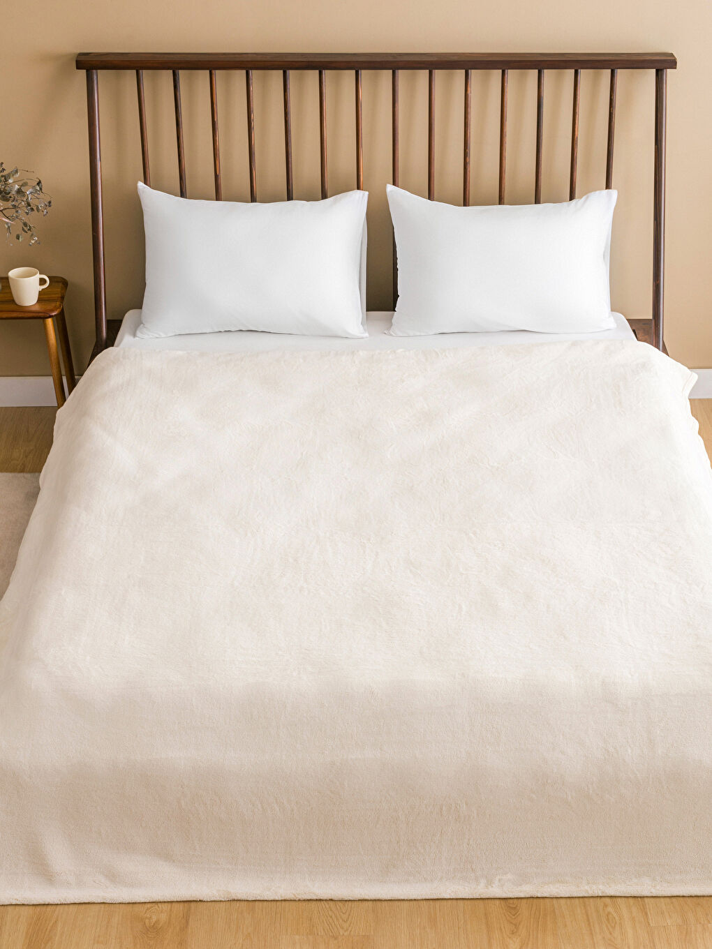 Bej Çift Kişilik Pelüş Battaniye 200x220 cm-1