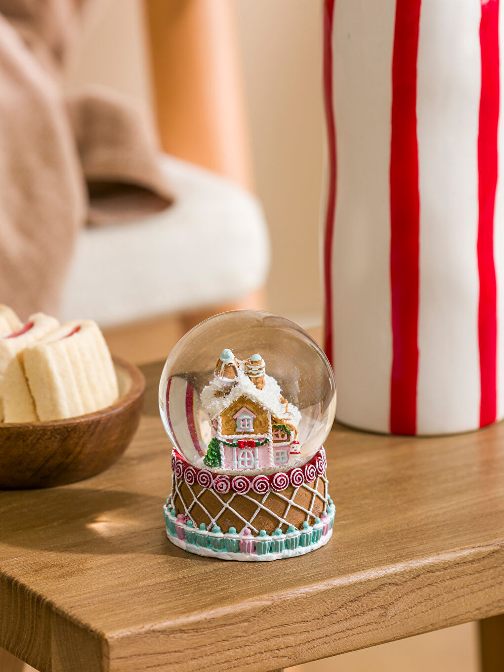 Christmas Themed Snow Globe 9 cm-1