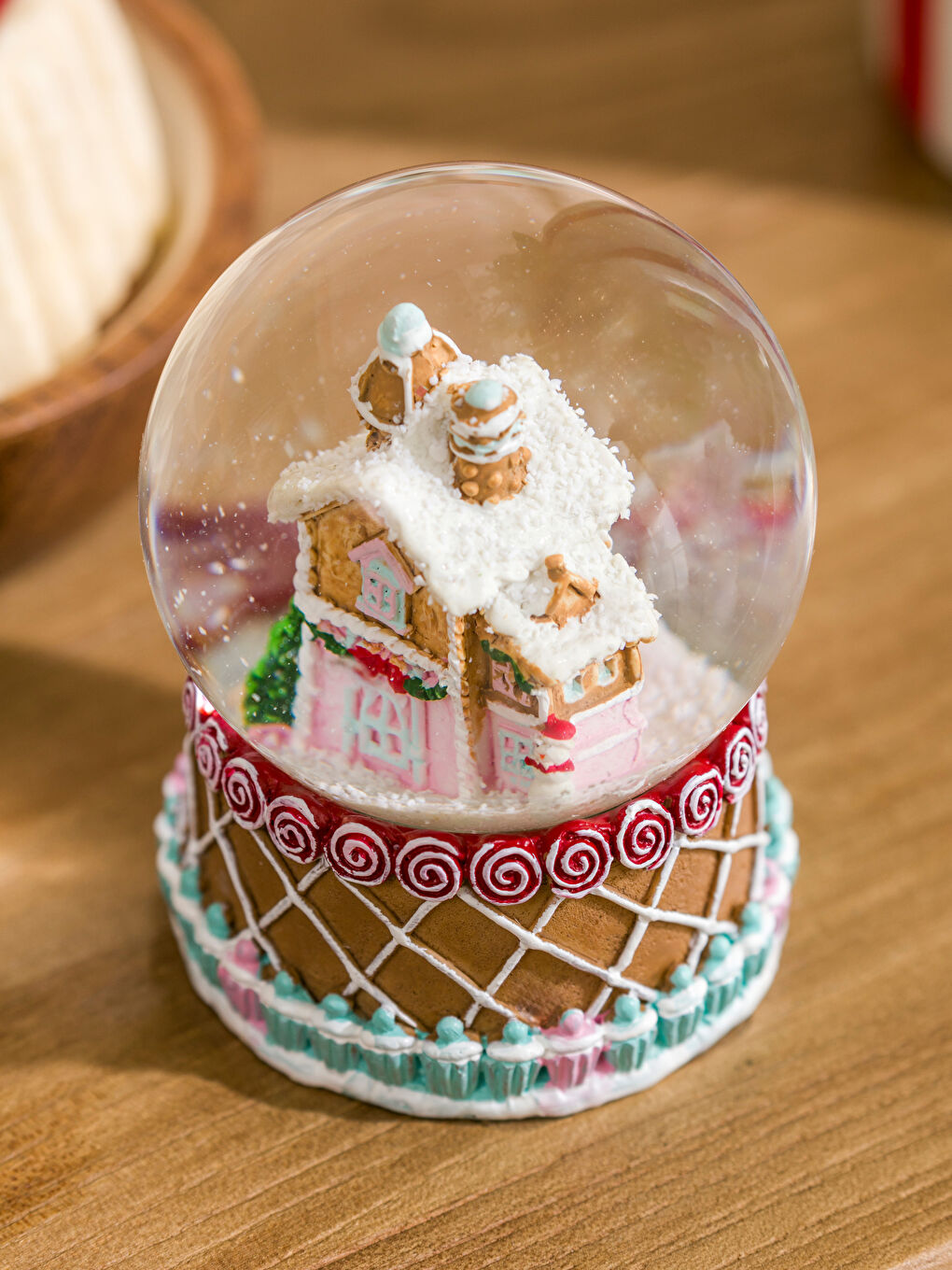 Christmas Themed Snow Globe 9 cm-2