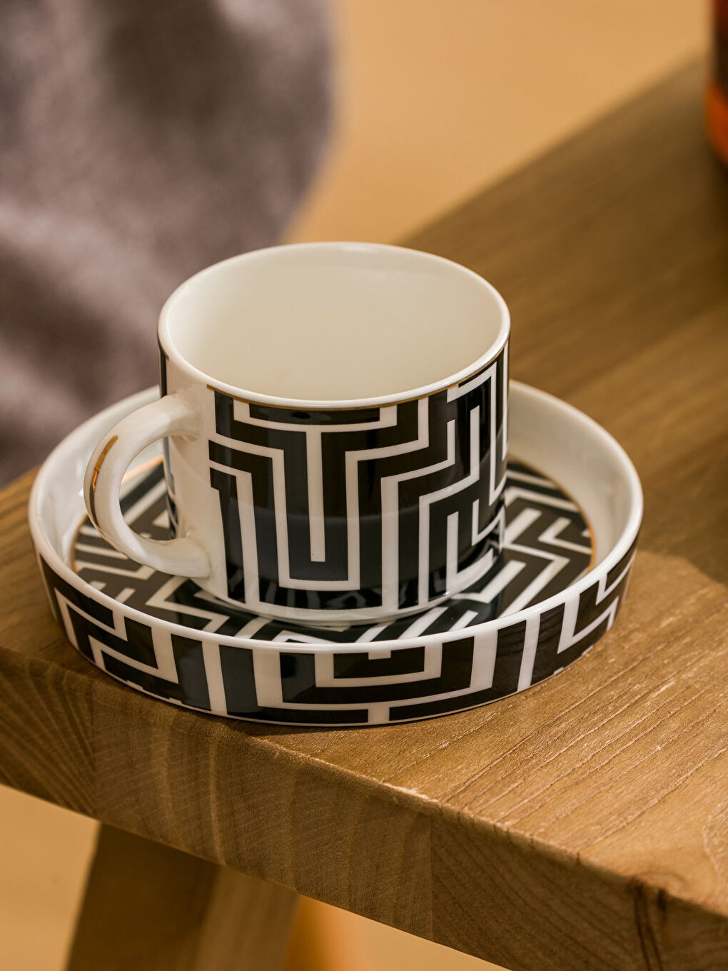 Siyah Geometrik Desenli 2 Kişilik Porselen Kahve Fincan Takımı 90 ml-2