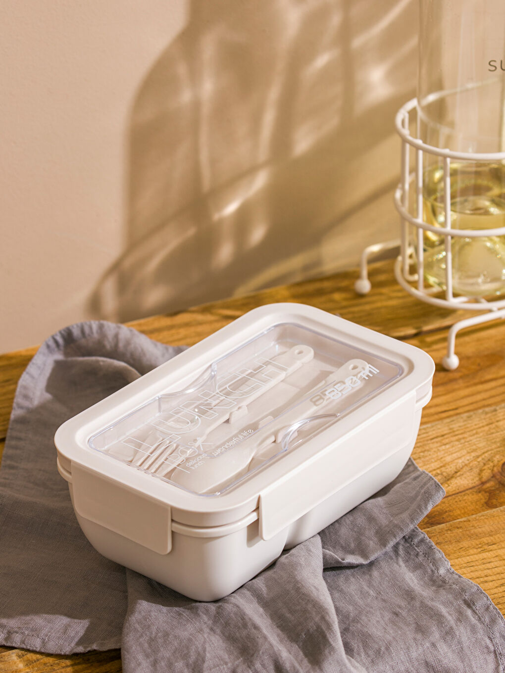 Locking Lid Food Storage Container with Fork and Spoon